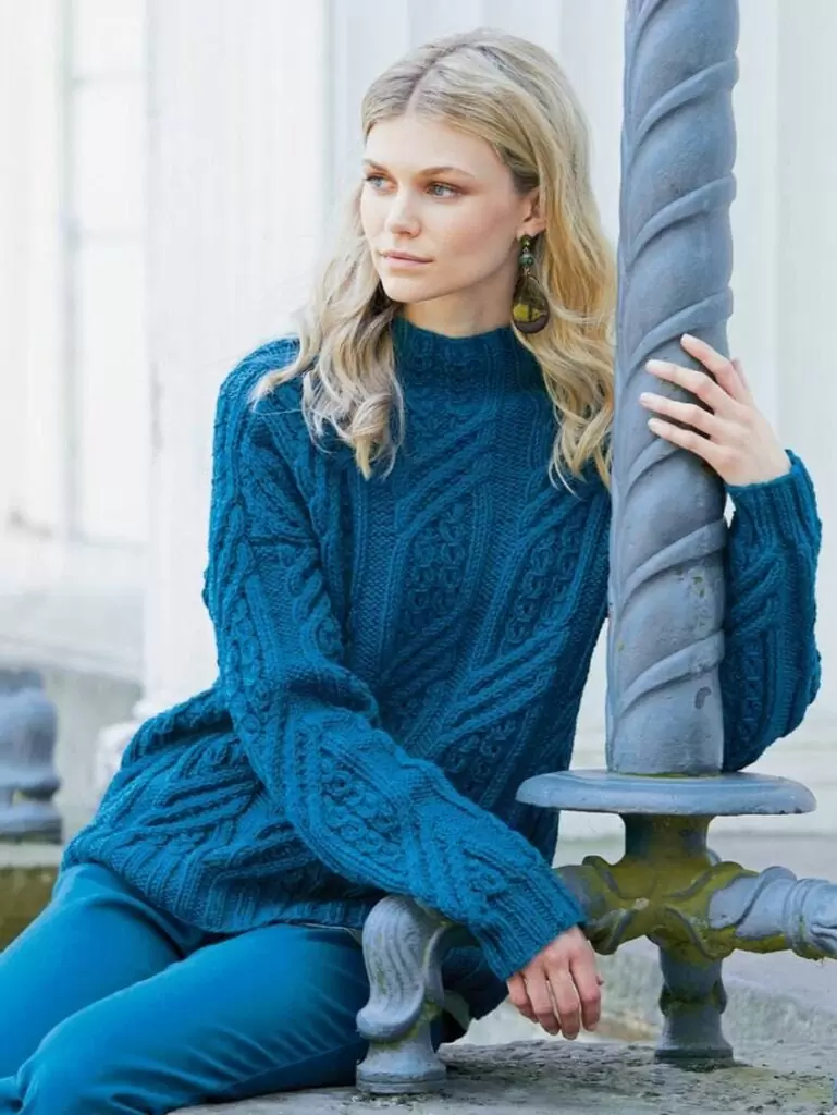 Темно-бірюзовий пуловер із натуральної вовни